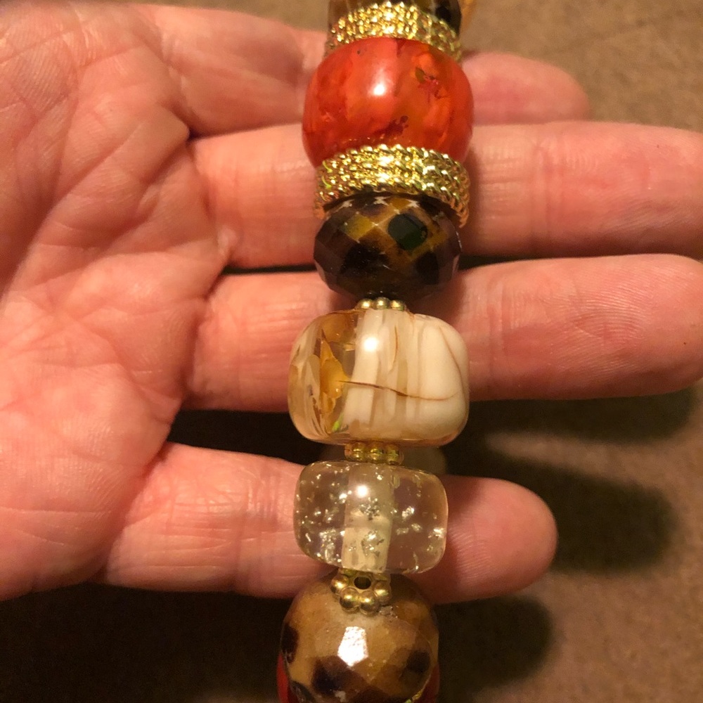 Pretty Beaded bracelet - Picture 2 of 6
